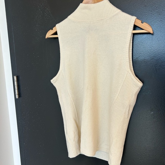 Etcetera L cashmere/wool blend Cream Sleeveless mock neck in new condition - Picture 7 of 9